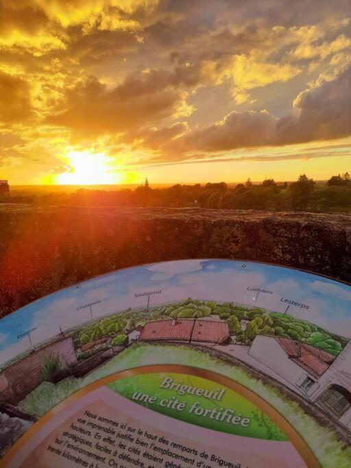 Du Haut Des Remparts Brigueuil ภายนอก รูปภาพ